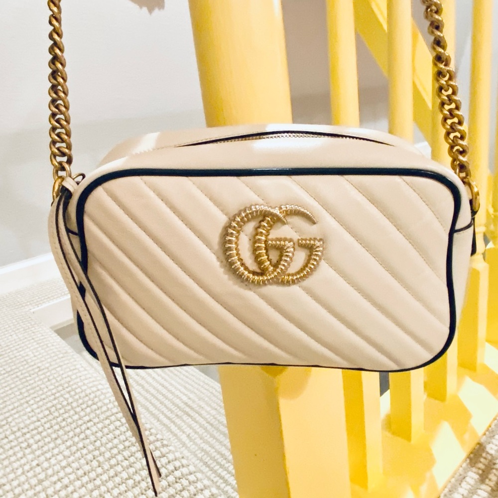 *AUTHENTIC* Gucci small Marmont shoulder/crossbody bag in white calfskin leather